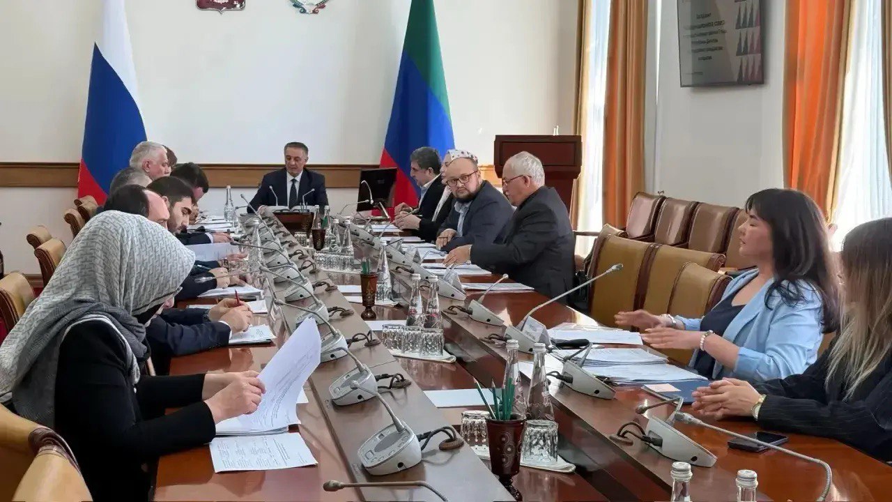 На заседании Координационного совета под председательством Абдурахмана Махмудова утверждены списки заявок на третий конкурс грантов Главы Республики Дагестан в 2025 году, допущенных и не допущенных до независимой экспертизы